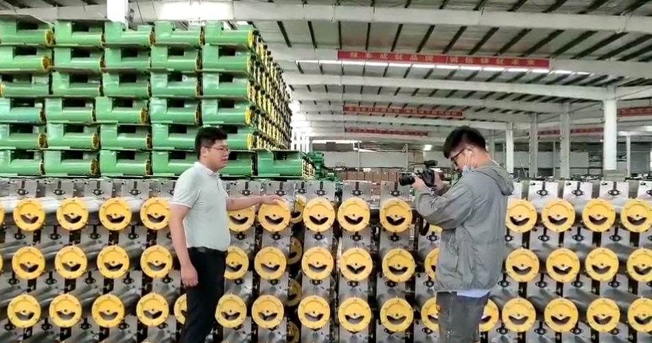 婁底電視臺綜合頻道婁底新聞聯(lián)播播出《奮斗百年路 啟航新征程 沿著高速看婁底(十一) 雙峰印塘鄉(xiāng):敞開大門喜迎八方客商》